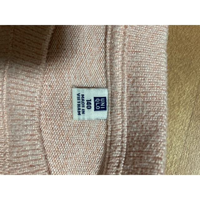 UNIQLO(ユニクロ)のUNIQLO140 長袖シャツ　薄ピンク キッズ/ベビー/マタニティのキッズ服女の子用(90cm~)(Tシャツ/カットソー)の商品写真