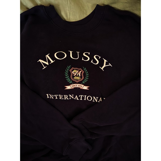 moussy(マウジー)のmoussy トレーナー　本日23：59まで出品！ レディースのトップス(トレーナー/スウェット)の商品写真