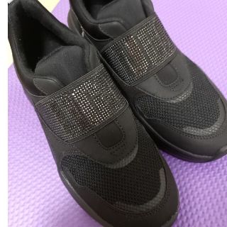 アグ(UGG)の【新品】UGG　ラインストーンスニーカー(スニーカー)