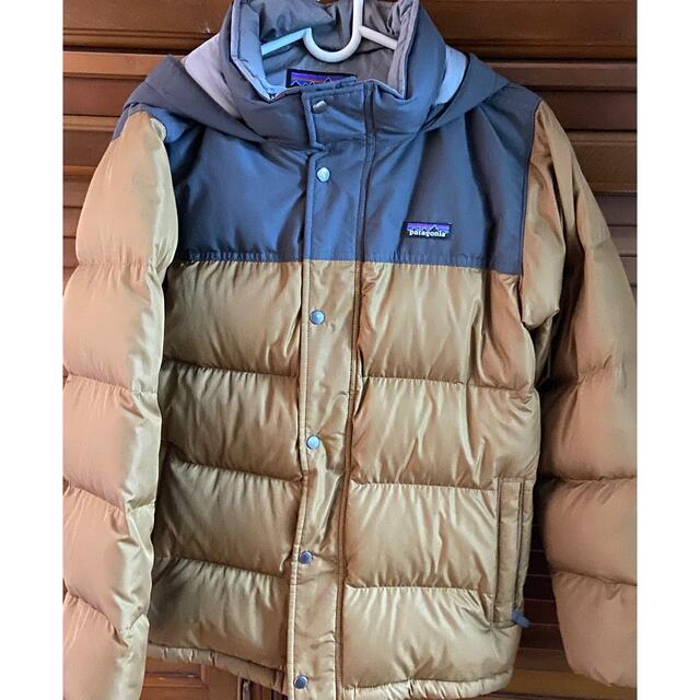 patagonia(パタゴニア)のパタゴニアダウン　ベージュ×グレイ レディースのジャケット/アウター(ダウンジャケット)の商品写真