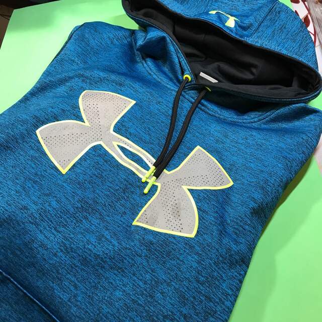 アンダーアーマー…紳士パーカー…(Mサイズ) 美品 UNDER ARMOUR × USAF 空軍 パーカー Mサイズ