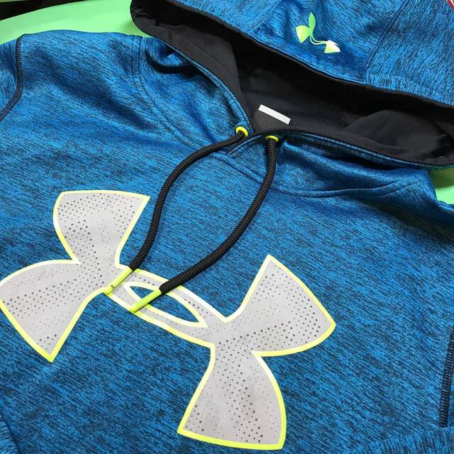 アンダーアーマー…紳士パーカー…(Mサイズ) 美品 UNDER ARMOUR × USAF 空軍 パーカー Mサイズ