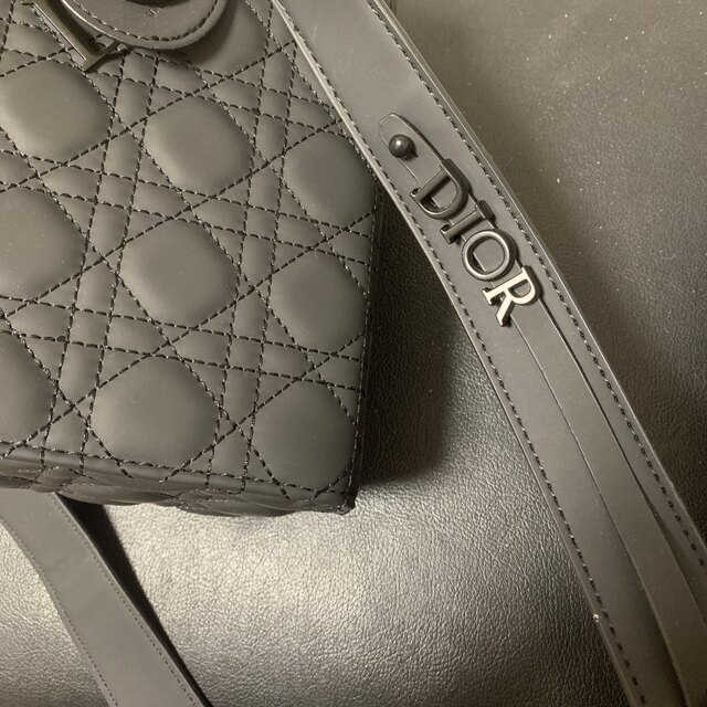 Dior(ディオール)のレディーバック レディースのバッグ(ショルダーバッグ)の商品写真