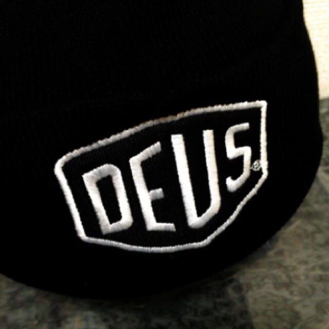 Deus ex Machina(デウスエクスマキナ)の明日発送　新品 deus デウス ニット帽 ビーニー キャップ ロンハーマン   レディースの帽子(ニット帽/ビーニー)の商品写真