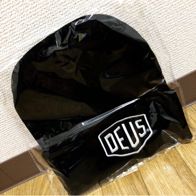 Deus ex Machina(デウスエクスマキナ)の明日発送　新品 deus デウス ニット帽 ビーニー キャップ ロンハーマン   レディースの帽子(ニット帽/ビーニー)の商品写真
