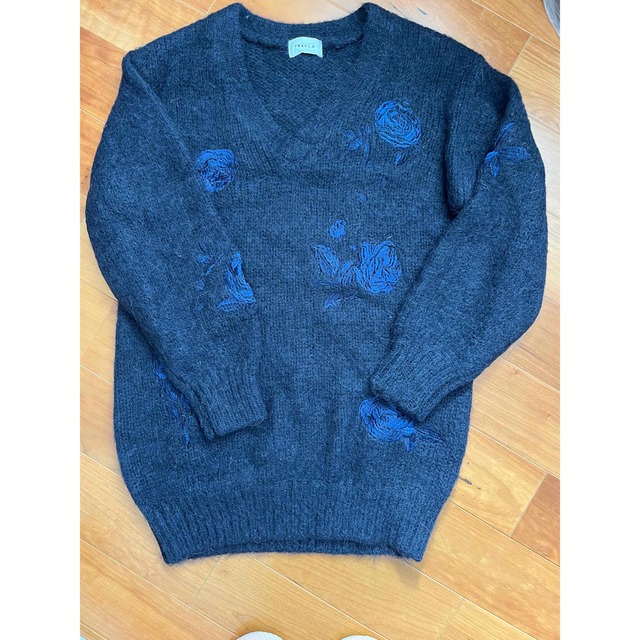 フレイアイディー フラワー刺繍ニットワンピース