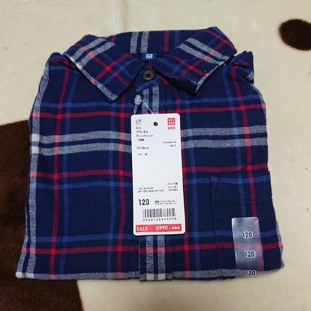 UNIQLO(ユニクロ)の【新品】ユニクロ フランネルチェックシャツ 120cm キッズ/ベビー/マタニティのキッズ服男の子用(90cm~)(ブラウス)の商品写真