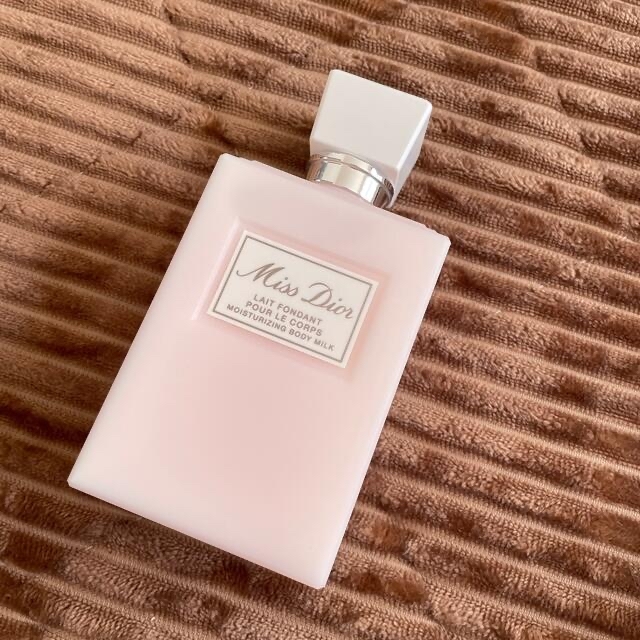 Dior(ディオール)のミスディオール ボディーミルク化粧水セット コスメ/美容のボディケア(ボディローション/ミルク)の商品写真