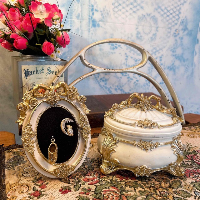 アンティークな部屋/ ロココ調アクセサリーボックス&ディスプレイ
