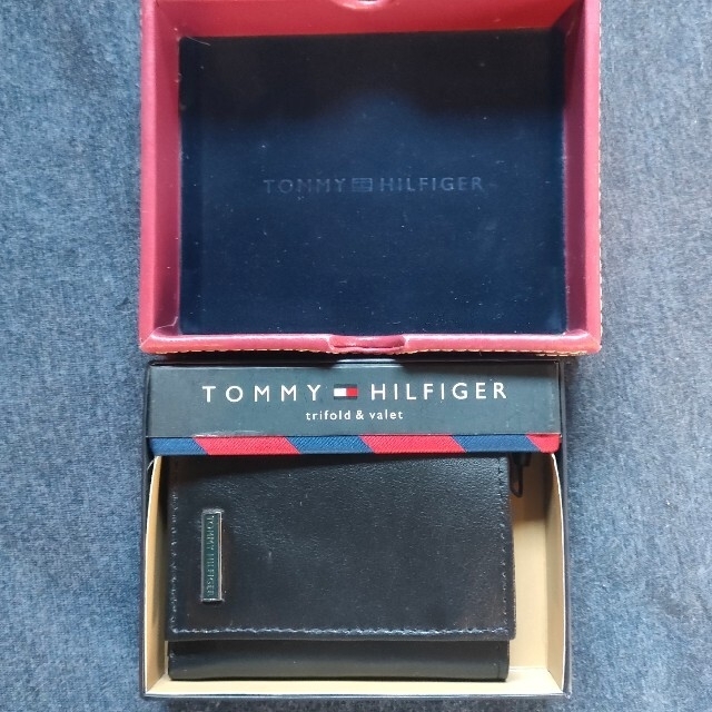 TOMMY HILFIGER(トミーヒルフィガー)の新品未使用　トミーフィルフィガー財布 メンズのファッション小物(折り財布)の商品写真