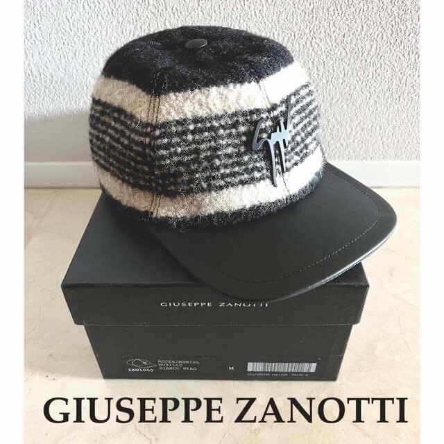 GIUZEPPE ZANOTTI(ジュゼッペザノッティ)の新品　GIUSEPPE ZANOTTI ザノッティ　ニット　キャップ　モノトーン メンズの帽子(キャップ)の商品写真