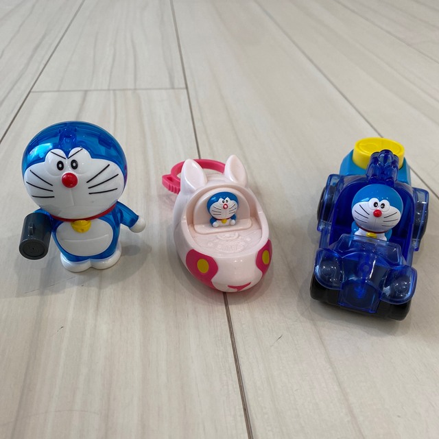 小学館(ショウガクカン)のドラえもん　ハッピーセット　フィギュア　おもちゃ　3点セッマック　マクドナルド エンタメ/ホビーのおもちゃ/ぬいぐるみ(キャラクターグッズ)の商品写真