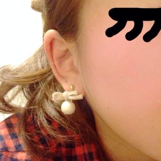 リボン付コットンパールピアス(ベージュ)(ピアス)