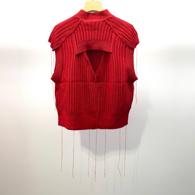 mame(マメ)のPHOTOCOPIEU Sleeveless Knit (RED) レディースのトップス(ニット/セーター)の商品写真