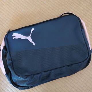 プーマ(PUMA)のプーマ　エナメルバッグ【中古】(ショルダーバッグ)