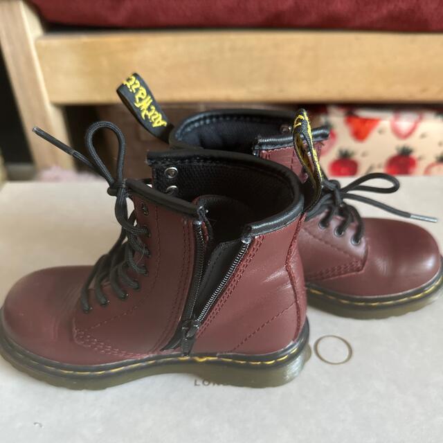 Dr.Martens(ドクターマーチン)のDr.Martens ⭐︎ DELANEY 8EYE BOOT キッズブーツ キッズ/ベビー/マタニティのキッズ靴/シューズ(15cm~)(ブーツ)の商品写真