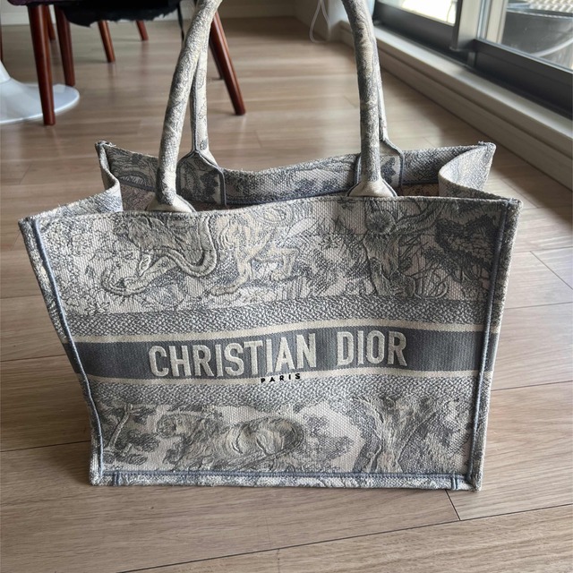 Dior ブックトート ホワイト Dior ブックトート ホワイト