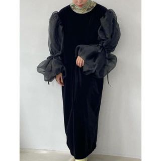 ザラ(ZARA)の本日限定値下げ！新品未使用 ワンピース サンセルフ好きさんに 定価18980(ロングワンピース/マキシワンピース)