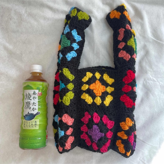 B9【ハンドメイド・完成品】クロシェバッグ グラニースクエアバッグ ブラック