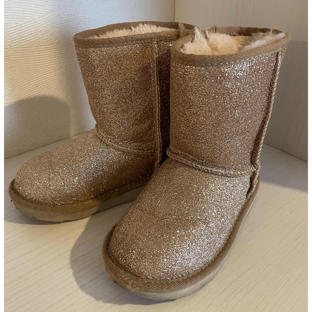 UGG - UGGブーツ 17センチ ゴールドの通販 by maru's shop｜アグならラクマ