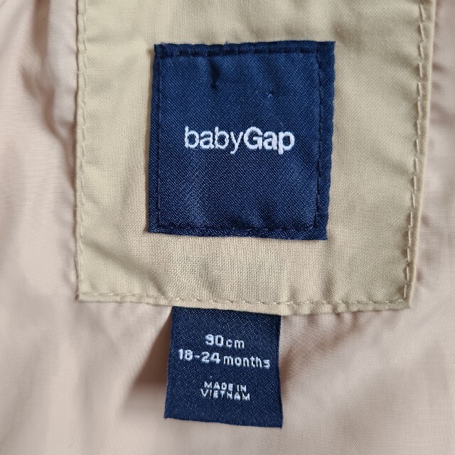 babyGAP(ベビーギャップ)のアウター　ダウン　90cm キッズ/ベビー/マタニティのキッズ服男の子用(90cm~)(ジャケット/上着)の商品写真