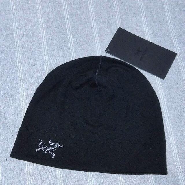 ARC'TERYX(アークテリクス)のXLサイズ アークテリクス　ビーニー　ニット帽　キャップ　ブラック黒色　ロゴ入り メンズの帽子(ニット帽/ビーニー)の商品写真