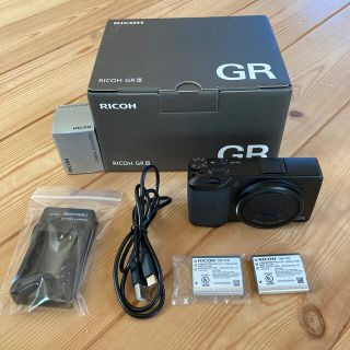 リコー(RICOH)のRICOH リコー GR3 GRⅲ GRⅢ 美品　予備バッテリー有(コンパクトデジタルカメラ)