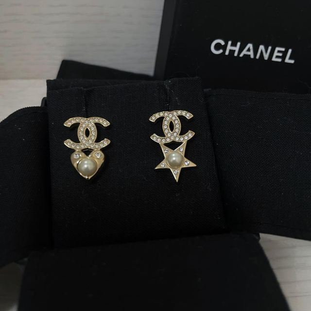 CHANEL ピアス AB2340クリアラインストーンCC-