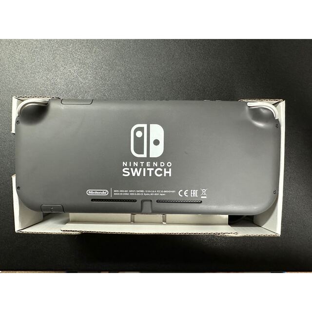 Nintendo Switch(ニンテンドースイッチ)のswitch lite グレー　32gb SDカード付き エンタメ/ホビーのゲームソフト/ゲーム機本体(家庭用ゲーム機本体)の商品写真