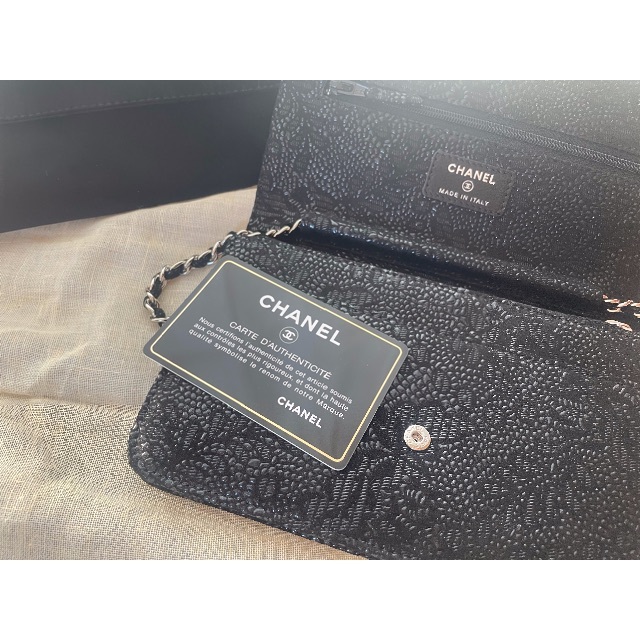 CHANEL(シャネル)のchanel  レースイズモアウォレットチェーン美品　財布 レディースのファッション小物(財布)の商品写真