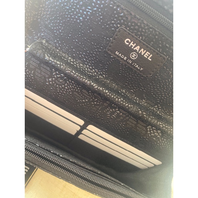 CHANEL(シャネル)のchanel  レースイズモアウォレットチェーン美品　財布 レディースのファッション小物(財布)の商品写真