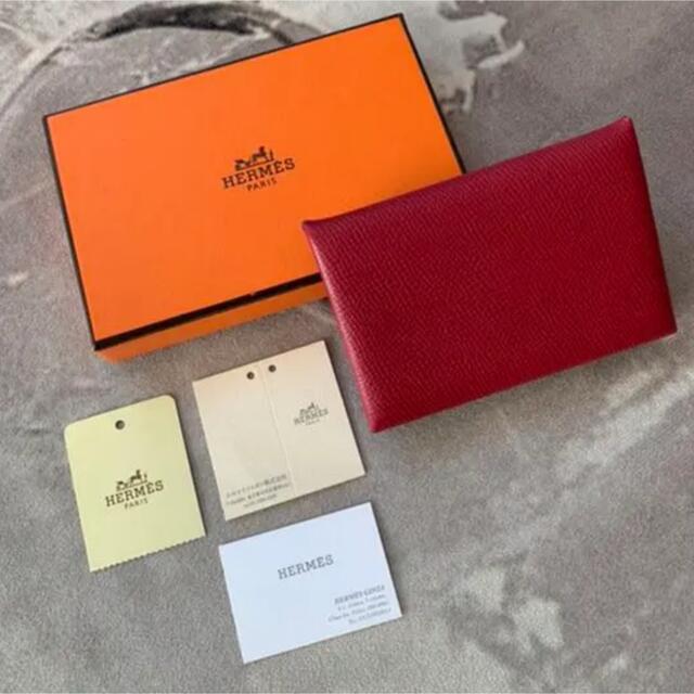 Hermes(エルメス)のエルメス　名刺入れ　赤 レディースのファッション小物(名刺入れ/定期入れ)の商品写真