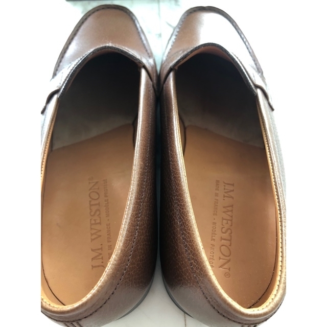 J.M. WESTON(ジェーエムウエストン)のJ. M.WESTON 180 SIGNATURE LOAFER廃盤カラー旧ロゴ メンズの靴/シューズ(スリッポン/モカシン)の商品写真