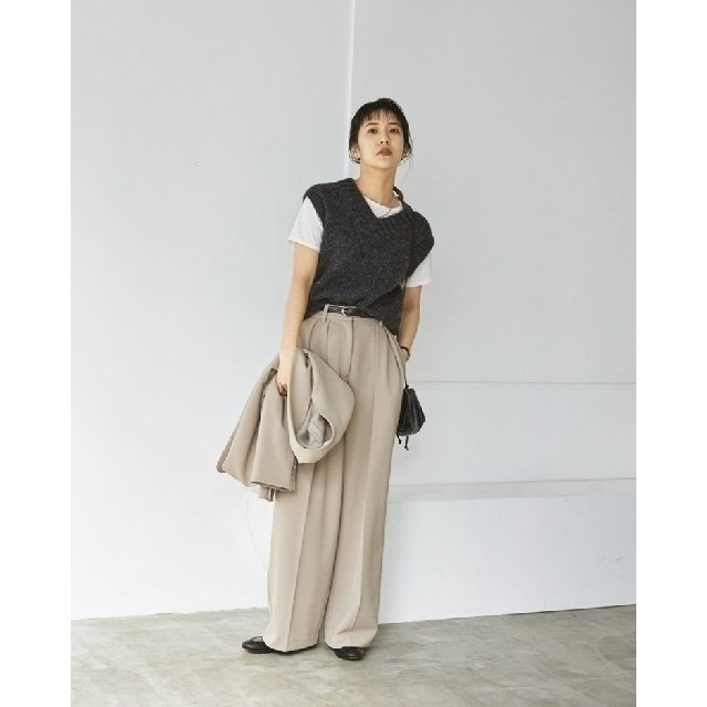 TODAYFUL(トゥデイフル)の美品【TODAYFUL】Doubletuck Twill Trousers 36 レディースのパンツ(カジュアルパンツ)の商品写真