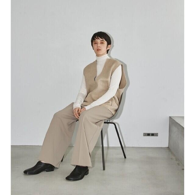 TODAYFUL(トゥデイフル)の美品【TODAYFUL】Doubletuck Twill Trousers 36 レディースのパンツ(カジュアルパンツ)の商品写真