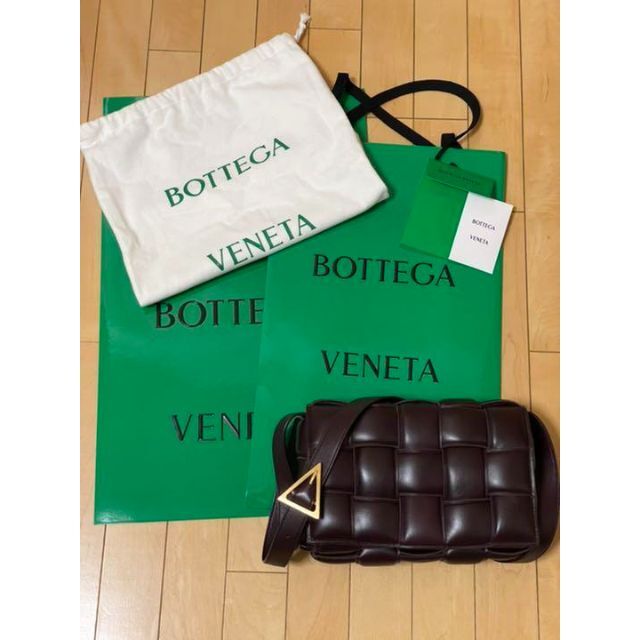Bottega Veneta - 【値下げ】ボッテガヴェネタ パデッドカセット　グレープ　bottega