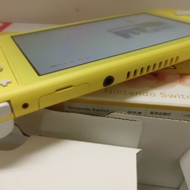 Nintendo Switch(ニンテンドースイッチ)のNintendo Switch Lite Yellow 任天堂スイッチライト エンタメ/ホビーのゲームソフト/ゲーム機本体(携帯用ゲーム機本体)の商品写真