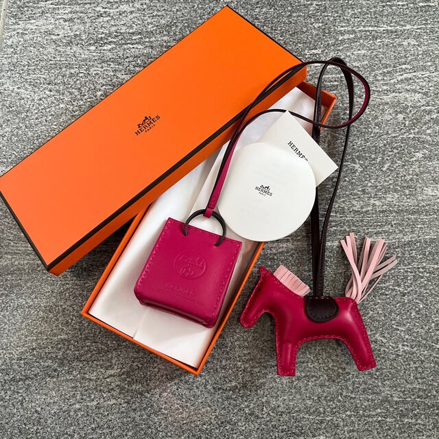 HERMES  ショッパーチャーム ピンクチャーム