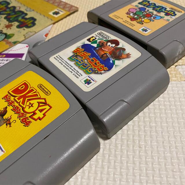 NINTENDO 64(ニンテンドウ64)のNintendo 旧世代ゲーム機本体  64 箱付き＋ソフト3つ エンタメ/ホビーのゲームソフト/ゲーム機本体(家庭用ゲーム機本体)の商品写真