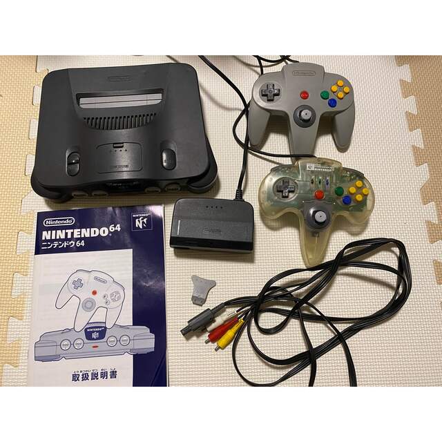 NINTENDO 64(ニンテンドウ64)のNintendo 旧世代ゲーム機本体  64 箱付き＋ソフト3つ エンタメ/ホビーのゲームソフト/ゲーム機本体(家庭用ゲーム機本体)の商品写真