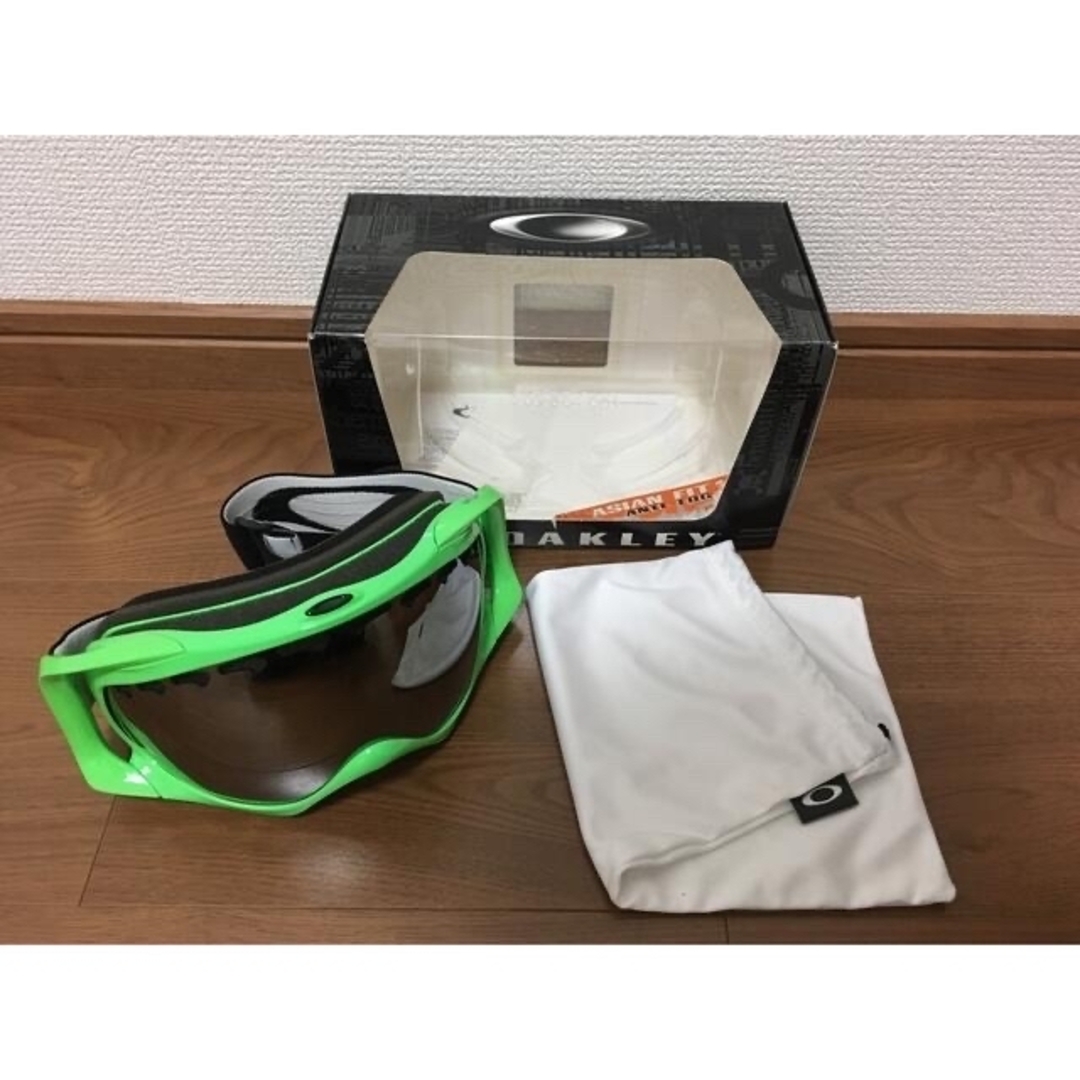 Oakley(オークリー)のおまけ付き OAKLY ゴーグル ゴーグルケース付 スポーツ/アウトドアのスノーボード(アクセサリー)の商品写真