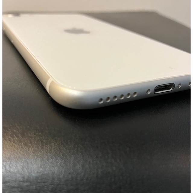 iPhoneSE第2 世代　128G SIMフリー【美品】アダプタ　ケーブル付