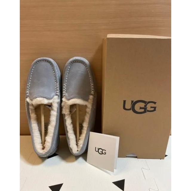 UGG(アグ)の新作 ウォータープルーフ UGG アンスレー  モカシン ライトグレー US6 レディースの靴/シューズ(スリッポン/モカシン)の商品写真