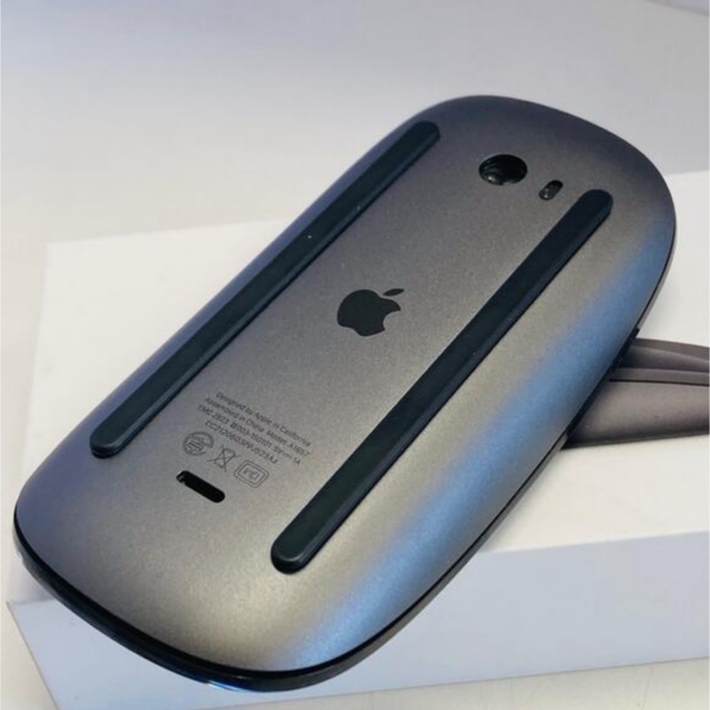 Mac (Apple)(マック)のApple MAGIC MOUSE 2 スペースグレイ　マジックマウス　2 スマホ/家電/カメラのPC/タブレット(PC周辺機器)の商品写真