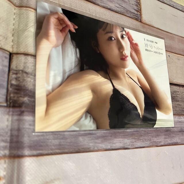 HKT48(エイチケーティーフォーティーエイト)の「HKT48１／２少女 田中美久１ｓｔ　写真集」  水着　特典のポストカード　 エンタメ/ホビーのタレントグッズ(アイドルグッズ)の商品写真