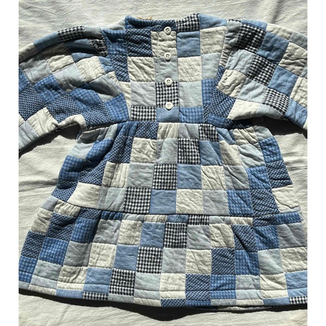 Fish & Kids BLUE PATCHWORK DRESS 22aw キッズ/ベビー/マタニティのキッズ服女の子用(90cm~)(ワンピース)の商品写真