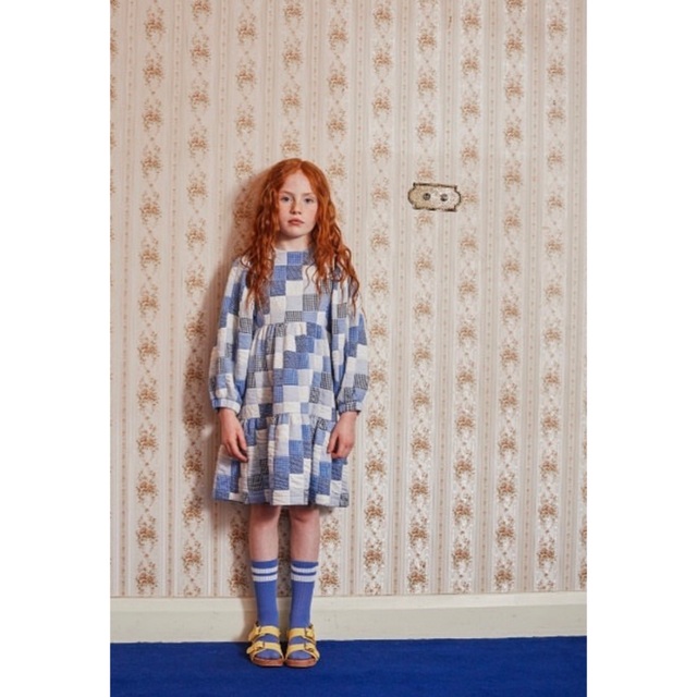 Fish & Kids BLUE PATCHWORK DRESS 22aw キッズ/ベビー/マタニティのキッズ服女の子用(90cm~)(ワンピース)の商品写真