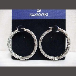 スワロフスキー(SWAROVSKI)のスワロフスキー SWAROVSKI フープ ピアス シルバー色 クリスタル(ピアス)