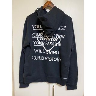 エフシーアールビー(F.C.R.B.)のブリストル　FCRB SUPPORTER SWEAT HOODIE パーカー(パーカー)