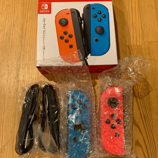 Joy-Con （L）ネオンレッド/（R）ネオンブルー  ジョイコンブルー系レッド系